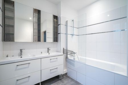 location Appartement F5 DE 143.35m² À PARIS - Photo 3