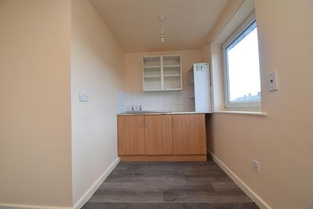 Brooksbank, Westgate - Photo 3