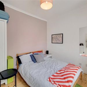 2 bedroom maisonette in London - Photo 3