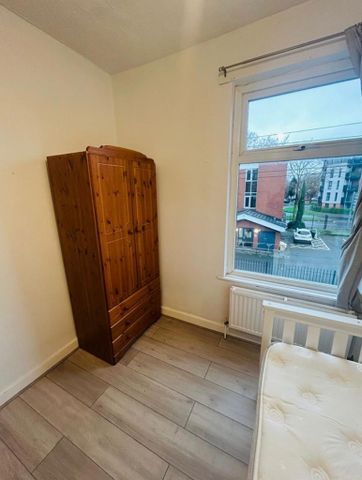 4 bedroom terraced house to rent - Photo 3