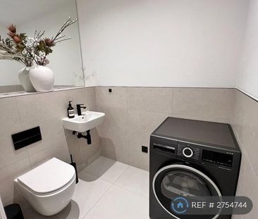 2 bedroom flat to rent - Photo 6