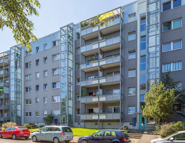 Wir sanieren für Sie: 2-Zimmerwohnung mit Balkon und Aufzug! - Foto 1
