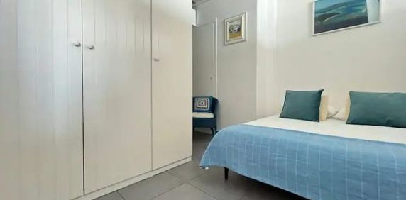 Appartement à louer, 3 pièces - Antibes 06160 - Photo 2