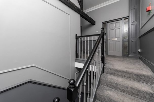 2 bedroom Flat To Let - Photo 1
