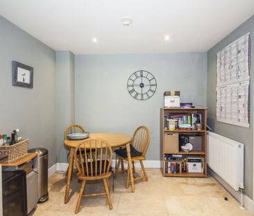 2 bedroom semi-detached house to rent - Photo 4