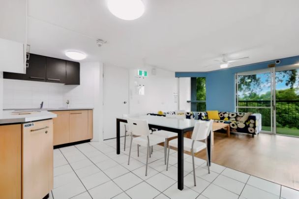 77 Sir Fred Schonell Dr, Brisbane - Photo 1