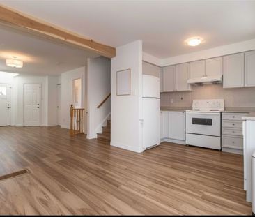 For Lease - 150 Sproule Drive, Barrie, Ontario - Photo 1