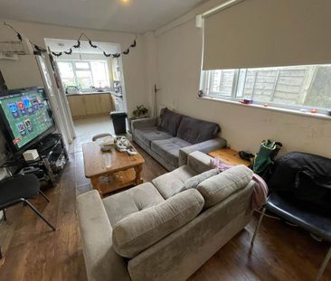 6 bedroom terraced house to rent - Photo 2