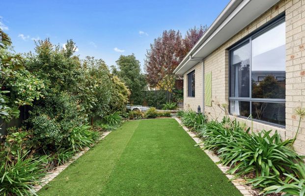 22 Kingston Drive Eaglehawk VIC - Photo 1