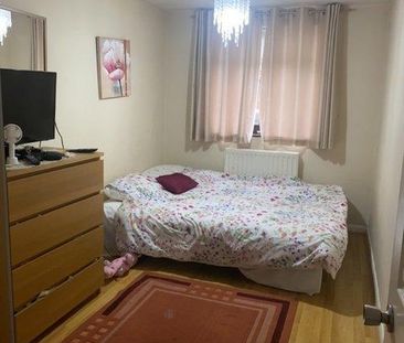 5 bedroom detached house to rent - Photo 3