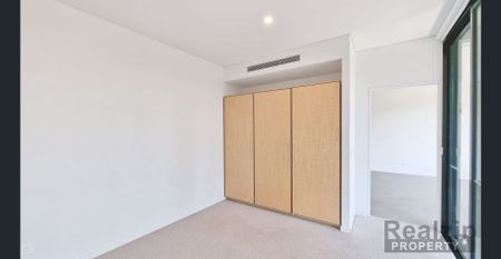 Luxury 2 bedroom apartment at convenient location - Photo 2