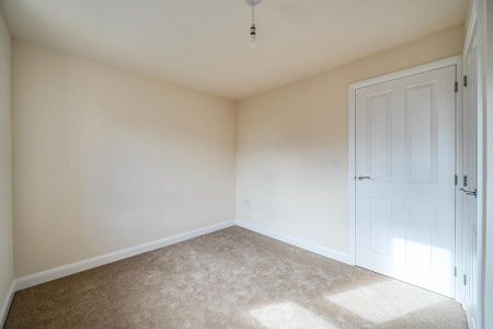 Ilex Drive, Tewkesbury, Gloucestershire - Photo 5