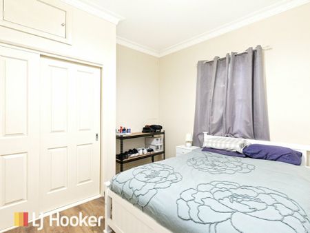 Spacious Family Home in a Convenient West Tamworth Location - Photo 3