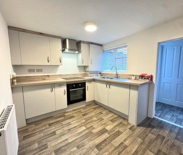 2 bedroom terraced house to rent - Photo 2