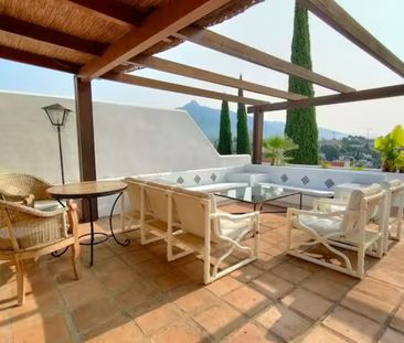 Apartment in Nueva Andalucía, Costa del Sol - Photo 3