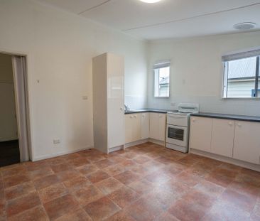 Charming 2 Bedroom House for Lease in Adamstown - Photo 3