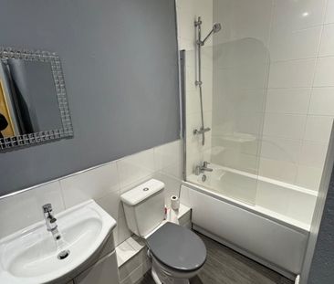 2 Bedroom - Photo 3