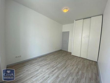 Location Appartement 3 pièces 83m² VILLEFRANCHE SUR SAONE 69400 - Photo 4