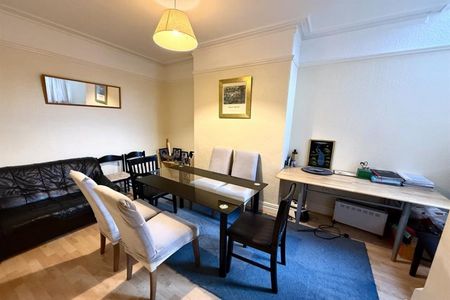 3 Bedroom Terraced To Let - Photo 3