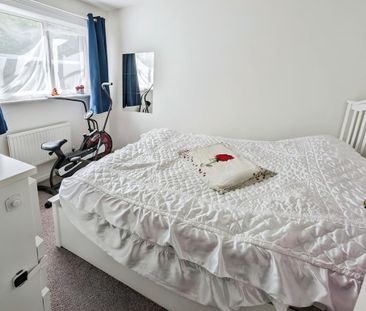 3 bedroom end of terrace house to rent - Photo 4