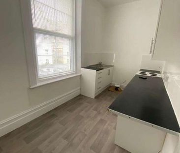 Howard Square, Eastbourne, BN21 - Photo 4