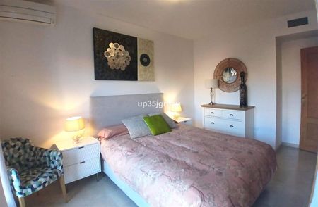 Middle Floor Apartment in Estepona - Foto 4