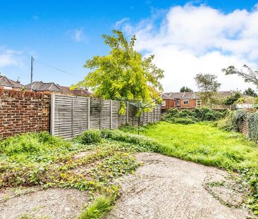 6 bedroom semi-detached house to rent - Photo 4