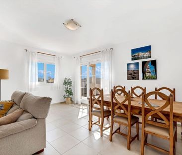 2 bedroom luxury penthouse for rent in Marbella, Andalusia - Photo 3