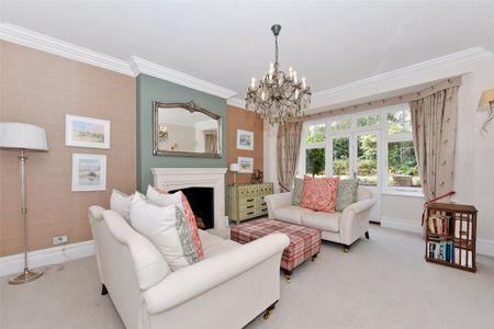 6 bedroom detached house to rent - Photo 2