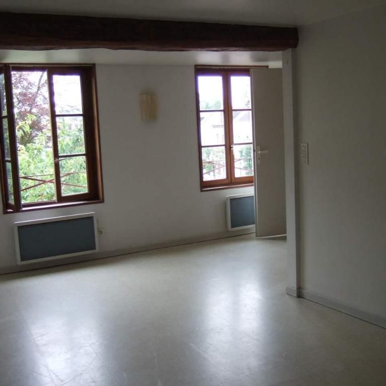Appartement à louer à Hesdin (62140) en Pas-de-Calais (62). Cet appartement propose une surf... - Photo 1