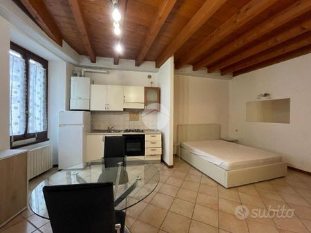 MONOLOCALE A DESENZANO DEL GARDA - Photo 3