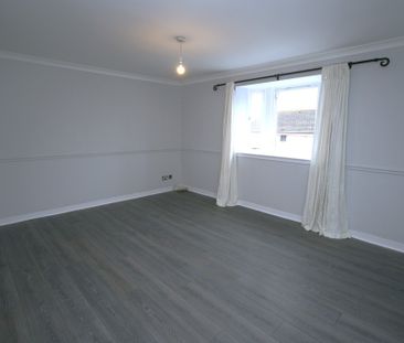 3 Bed Unfurnished Apartment, Balcurvie Road, Provanhall – Available... - Photo 5