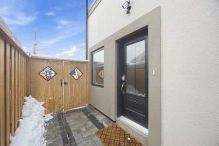 For Lease - 23 Swanhurst Boulevard Unit# B, Mississauga, Ontario - Photo 2