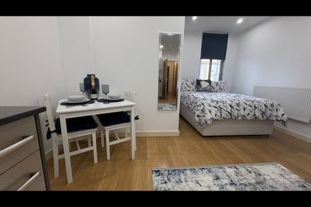 Studio Flat, Caspian Apartments, E14 - Photo 2