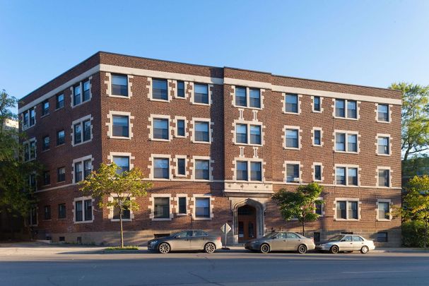 5530 Cote Saint-Luc Road - Photo 1