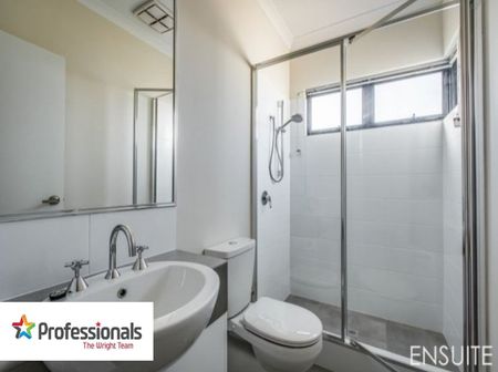 Modern 3-Bedroom, 2-Bathroom Corner Villa in Quiet Pearsall - Photo 3