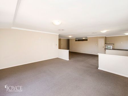 66 Gateway Boulevard, CANNING VALE WA 6155 - Photo 3