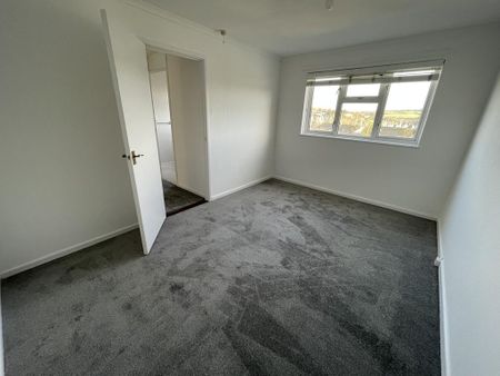 2 bedroom semi-detached house to rent - Photo 4