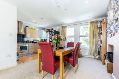 3 bedroom maisonette to rent - Photo 4