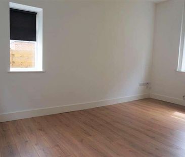 Longmoor Lane, Liverpool, L10 - Photo 2