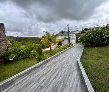 House - Photo 2