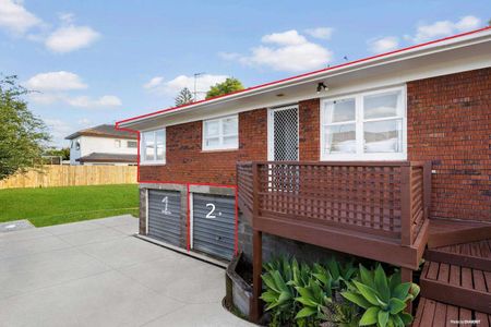 Tidy & Spacious 2-Bedroom Home in Pakuranga! - Photo 4