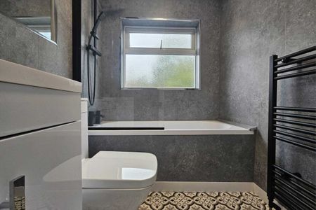 Calshot Road - Photo 2