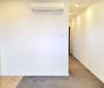 This is a great and luxurious unfurnished apartment located in the ... - Photo 5