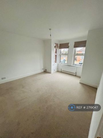 2 bedroom maisonette to rent - Photo 2