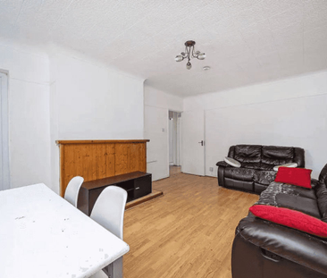Drewett House, London, E1 - Photo 1