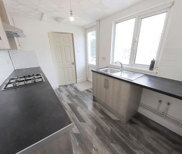 3 bedroom terraced house to rent - Photo 6