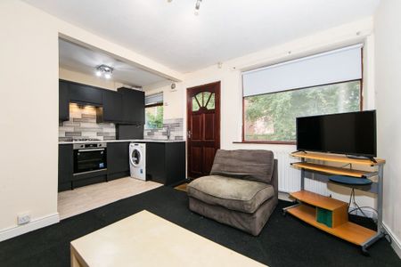 Kelso Gardens, Hyde Park, Leeds - Photo 4