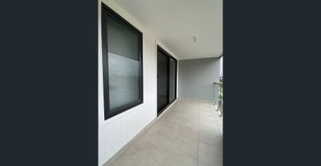 4 bed close to amenities - Photo 2