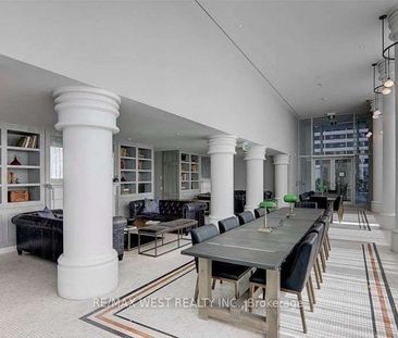 33 Helendale Avenue #712 - Photo 2